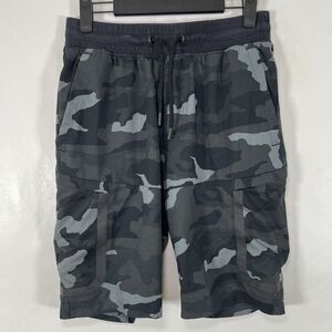 Under Armour Elite Cargo Shorts Mens Small Black Gray Camo Fitted Athletic